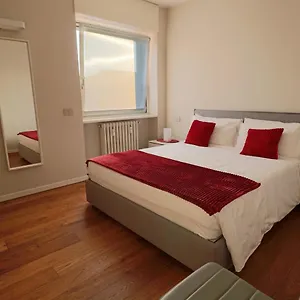 Isola Hotel apartamentowy Mediolan