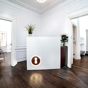 Youroom Carrozze בית הארחה